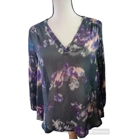 Joie Axcel 100% Silk Printed Floral Sheer Blouse Top 3/4 Sleeve Smocking Sz XS - Picture 4 of 8